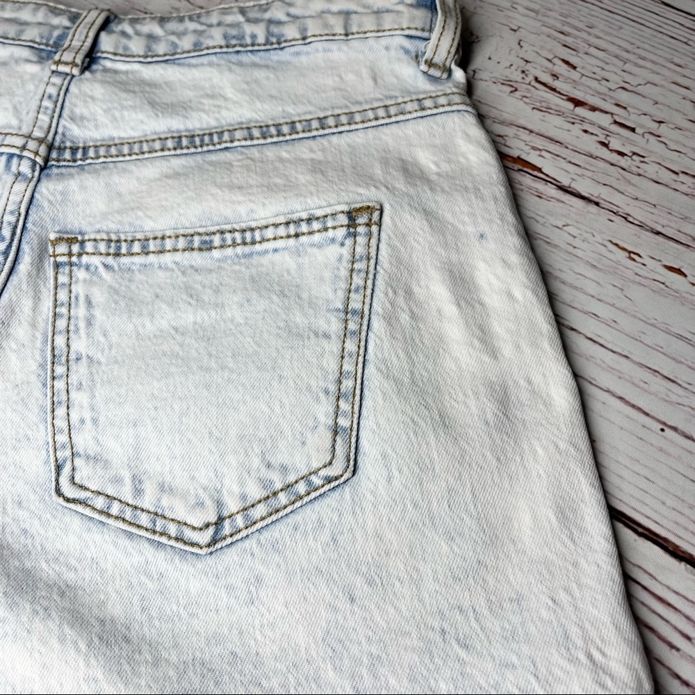 Universal Thread High Rise Denim Shorts - Picture 6 of 6